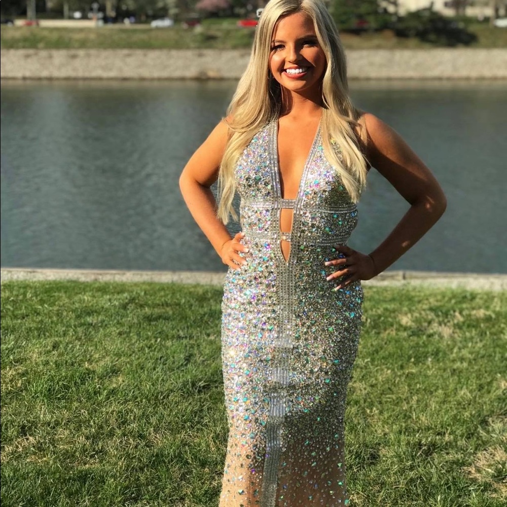 Prom dress - Picture 3 of 13
